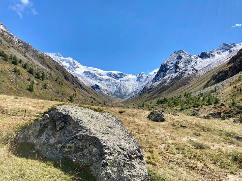 Sur le sentier en direction de la cabane de Tasch ou Taschhütte