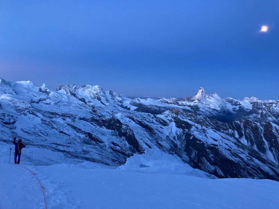 Vue sur le Cervin depuis le glacier à proximité de l'Alphubeljoch